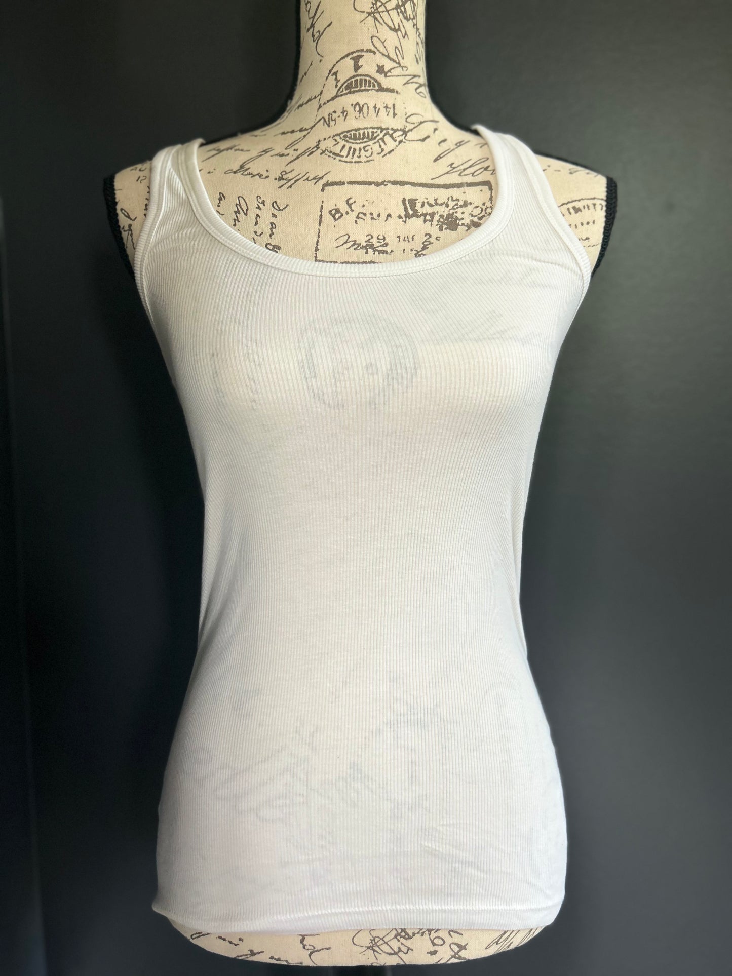 Gap The Essential Tank
